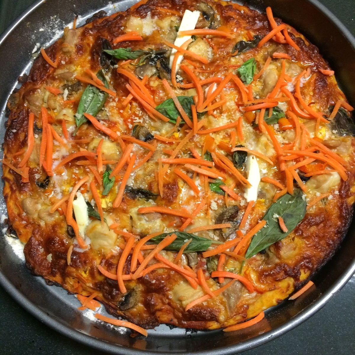 pizza_and_shredded_carrot_topping