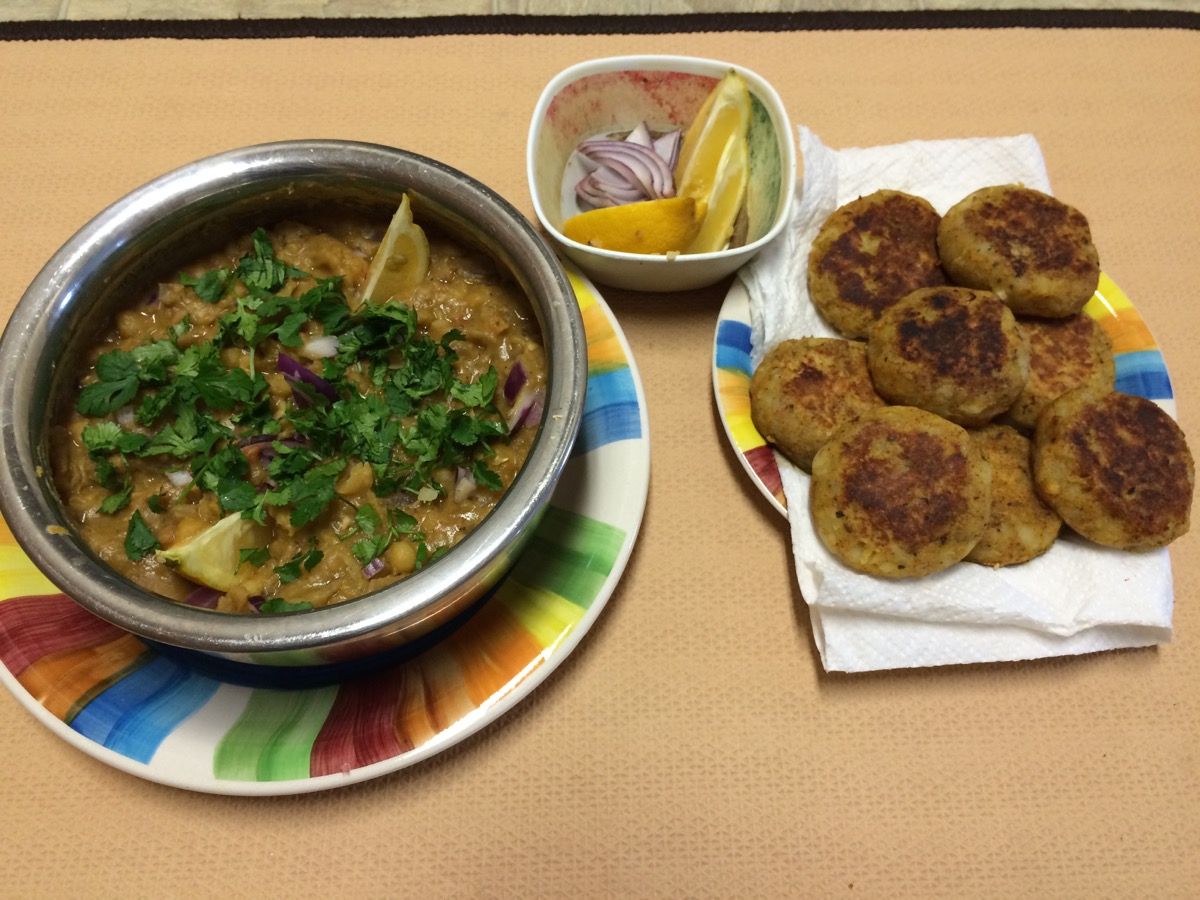 Making Ragda-Patties