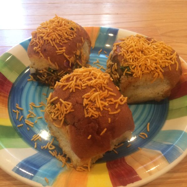 Making of a Dabeli